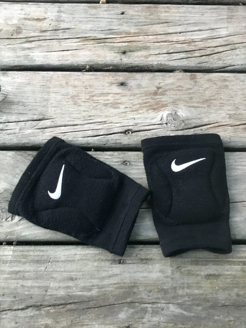 Nike Volleyball Knee Pads Girls/Womens XS/S Black w/ White Swoosh